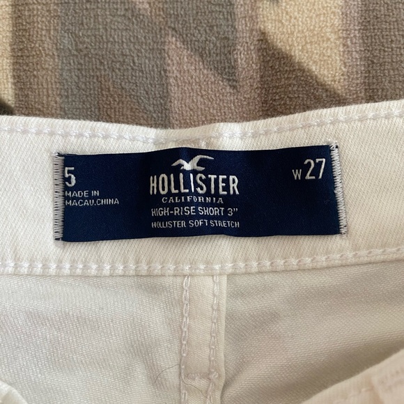 Hollister Women's White Denim Shorts - Picture 3 of 3